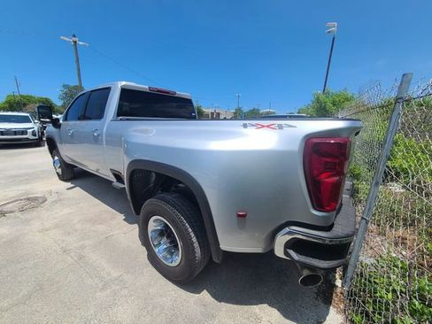 Used 2023 Chevrolet Silverado 3500 LTZ AWD/4WD image 2