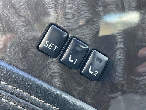 Used 2024 Nissan Armada Platinum w/ Captain's Chairs Package image 26