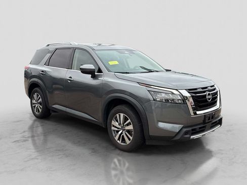 Certified 2025 Nissan Pathfinder SL AWD/4WD image 3