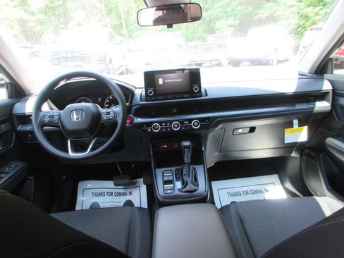 Used 2025 Honda CR-V EX image 18