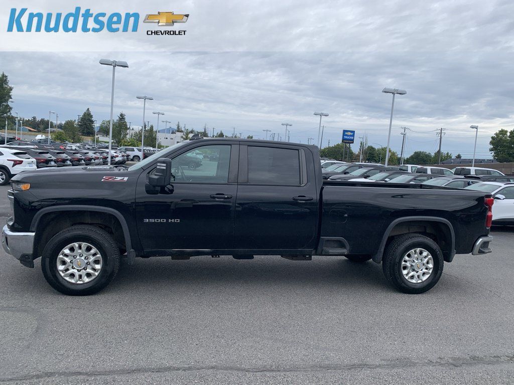 Used 2024 Chevrolet Silverado 3500 LT w/ Convenience Package AWD/4WD image 4