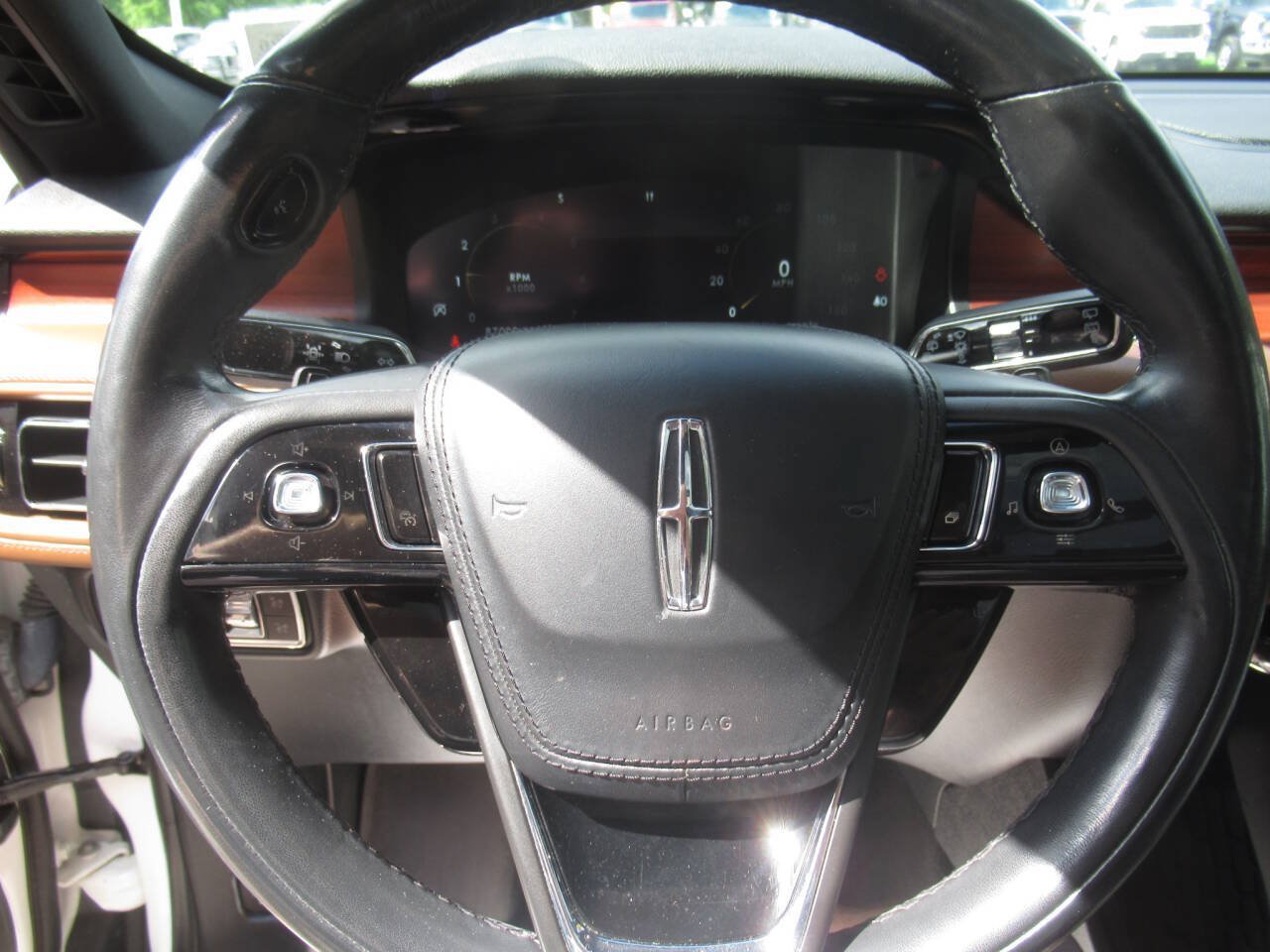 Used 2021 Lincoln Aviator Reserve AWD/4WD image 27