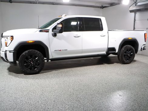 Used 2024 GMC Sierra 2500 AT4 w/ AT4 Premium Plus Package image 10