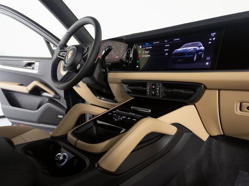 New 2026 Porsche Cayenne image 27