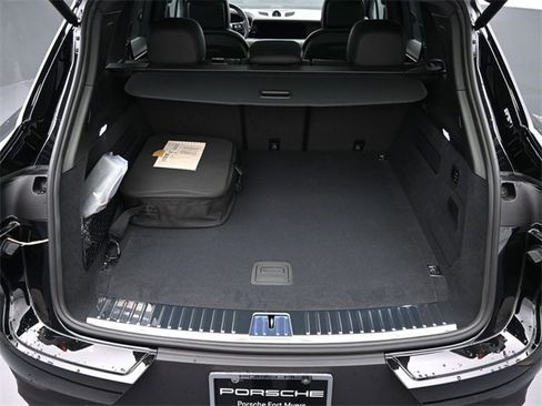New 2025 Porsche Cayenne E-Hybrid image 20