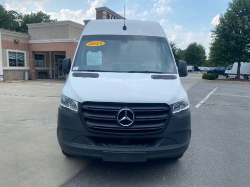 Used 2021 Mercedes-Benz Sprinter 2500 w/ Driver Convenience Package image 10