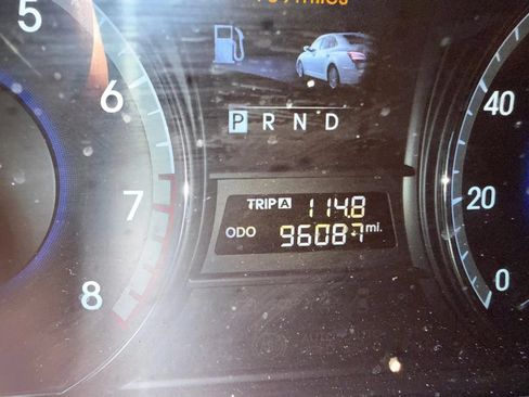 Used 2012 Hyundai Equus Signature RWD image 11
