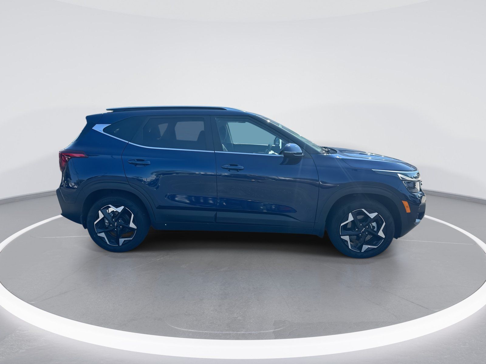 Used 2024 Kia Seltos EX FWD image 10