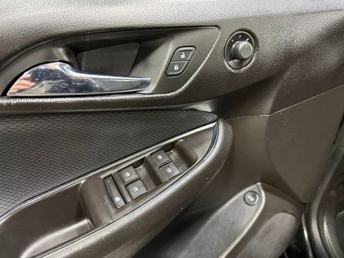 Used 2018 Chevrolet Cruze LT w/ Convenience Package FWD image 17
