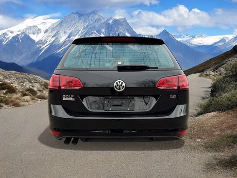 Used 2016 Volkswagen Golf Limited Edition image 4