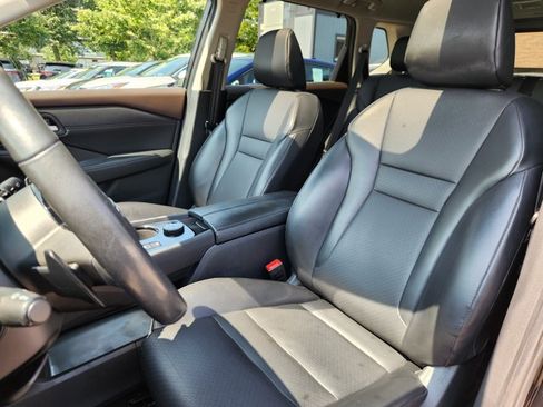 Certified 2023 Nissan Rogue SV w/ SV Premium B Package AWD/4WD image 7