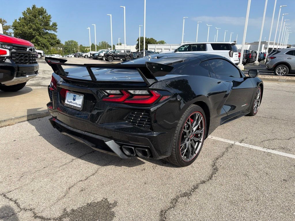 Used 2024 Chevrolet Corvette Stingray Premium Cpe RWD image 3