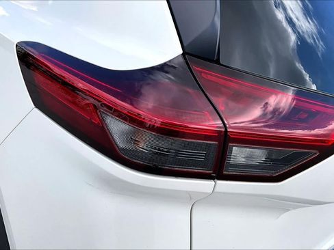 Used 2023 Nissan Rogue SV FWD image 29