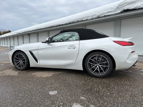 Used 2022 BMW Z4 sDrive30i w/ Driving Assistance Package image 3