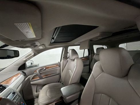 Used 2011 Buick Enclave CXL image 16