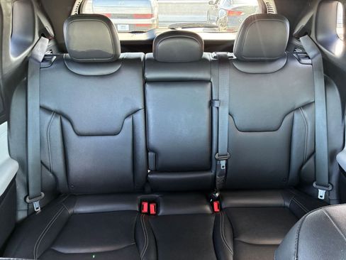 Used 2025 Jeep Compass Limited AWD/4WD image 39