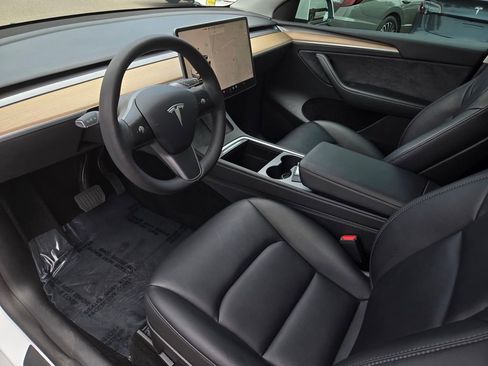 Used 2023 Tesla Model Y Long Range AWD/4WD image 10