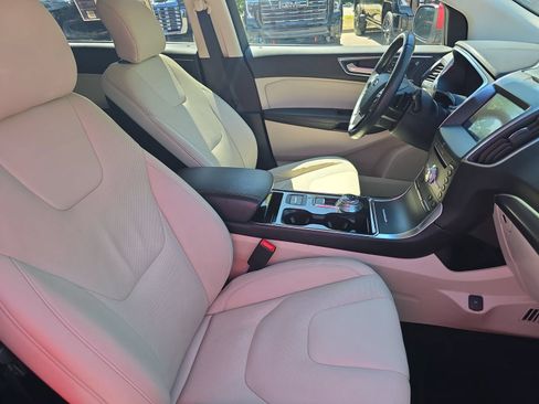 Used 2019 Ford Edge Titanium w/ Equipment Group 301A AWD/4WD image 10