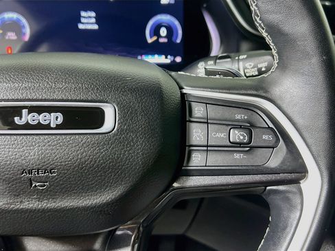 Used 2022 Jeep Grand Cherokee L Laredo w/ Luxury Tech Group I RWD image 19