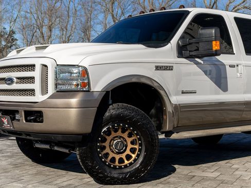 Used 2005 Ford Excursion Eddie Bauer image 4