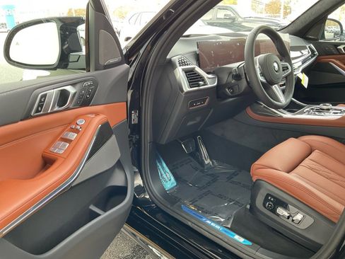 Certified 2025 BMW X7 M60i w/ Executive Package image 31