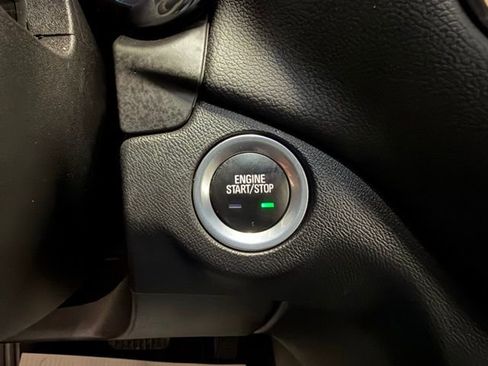 Used 2023 Chevrolet Equinox LT image 37