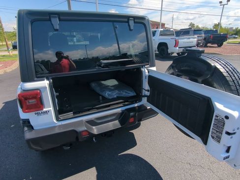 Used 2021 Jeep Wrangler Unlimited Sahara w/ Safety Group AWD/4WD image 23