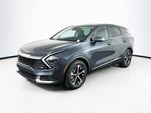 Used 2024 Kia Sportage EX image 3