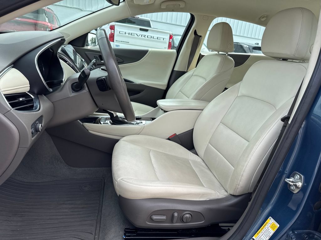 Used 2024 Chevrolet Malibu LT FWD image 9