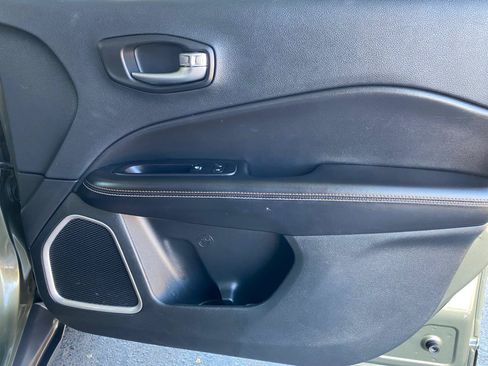 Used 2018 Jeep Compass Sport AWD/4WD image 41