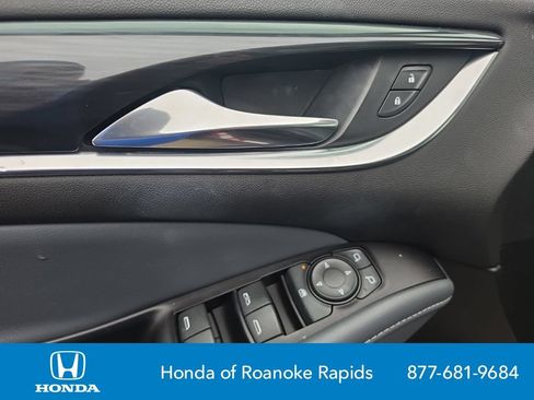 Used 2020 Buick Enclave Essence FWD image 10