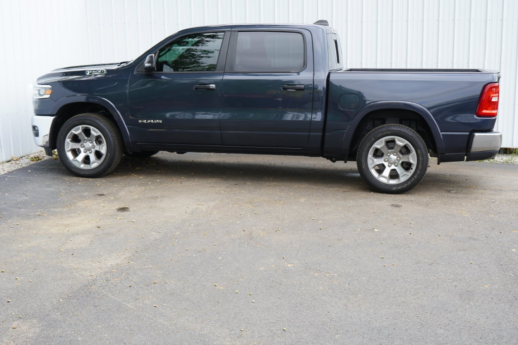 Used 2025 RAM 1500 Big Horn AWD/4WD image 3