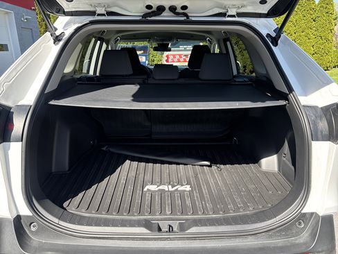 Certified 2025 Toyota RAV4 XLE AWD/4WD image 4