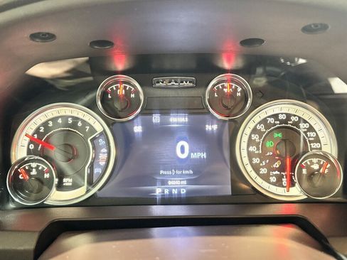 Used 2016 RAM 2500 SLT w/ Popular Equipment Group AWD/4WD image 10