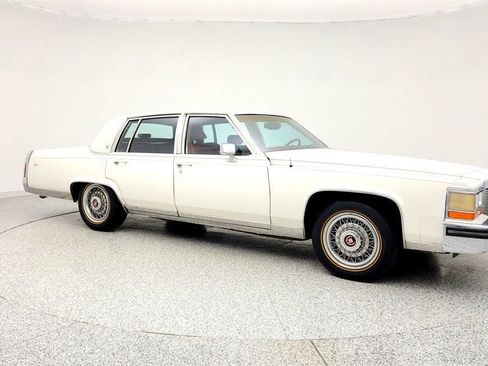 Used 1987 Cadillac Brougham image 3