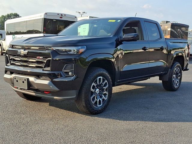 Used 2024 Chevrolet Colorado Z71 w/ Z71 Convenience Package 2 AWD/4WD image 6