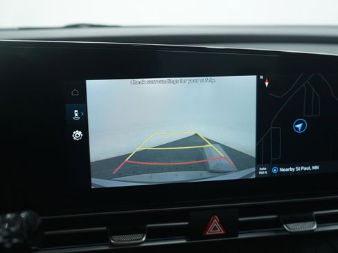 Used 2025 Hyundai Elantra SEL image 26