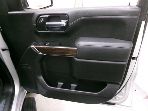 Used 2019 GMC Sierra 1500 SLE w/ SLE Value Package image 31