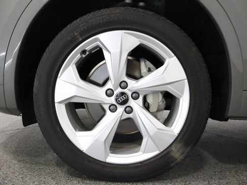 Certified 2023 Audi Q5 2.0T Premium Plus image 5