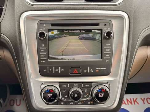 Used 2016 GMC Acadia SLT w/ Open Road Package FWD image 16