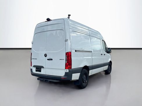 Used 2024 Mercedes-Benz Sprinter 2500 image 3
