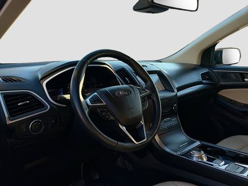 Used 2019 Ford Edge SEL w/ Equipment Group 201A image 3
