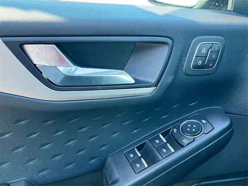 Used 2020 Ford Escape SEL image 18