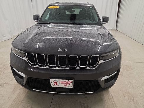Used 2024 Jeep Grand Cherokee Limited AWD/4WD image 8