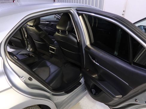 Used 2022 Toyota Camry SE image 14