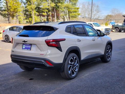 New 2026 Chevrolet Trax RS w/ Sunroof Package image 5