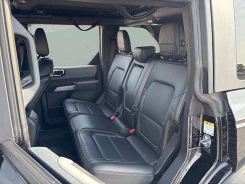 Used 2023 Ford Bronco Badlands image 30