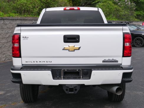 Certified 2019 Chevrolet Silverado 2500 High Country w/ Duramax Plus Package AWD/4WD image 5