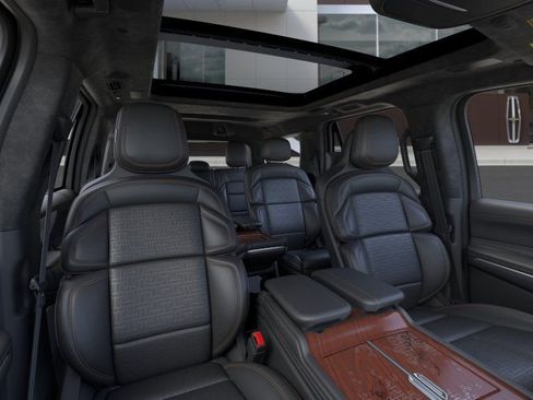 New 2026 Lincoln Navigator Black Label AWD/4WD image 10