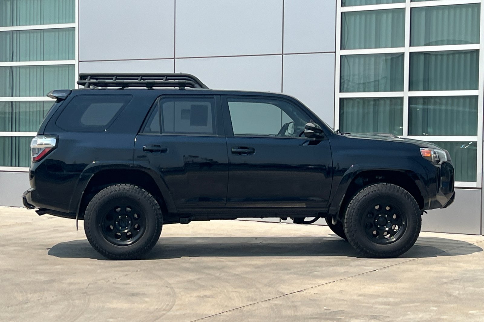 Used 2016 Toyota 4Runner Trail Premium AWD/4WD image 3